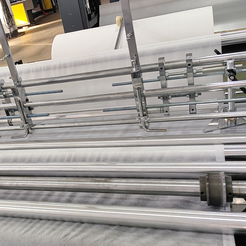 Non-woven örngottsmaskin